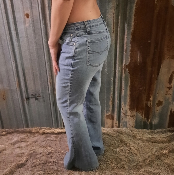 VINTAGE BOHO Floral Threaded Jeans - Picture 3 of 12